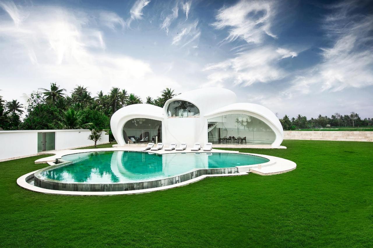 The Cloud Beachfront Villa Tabanan Exterior photo