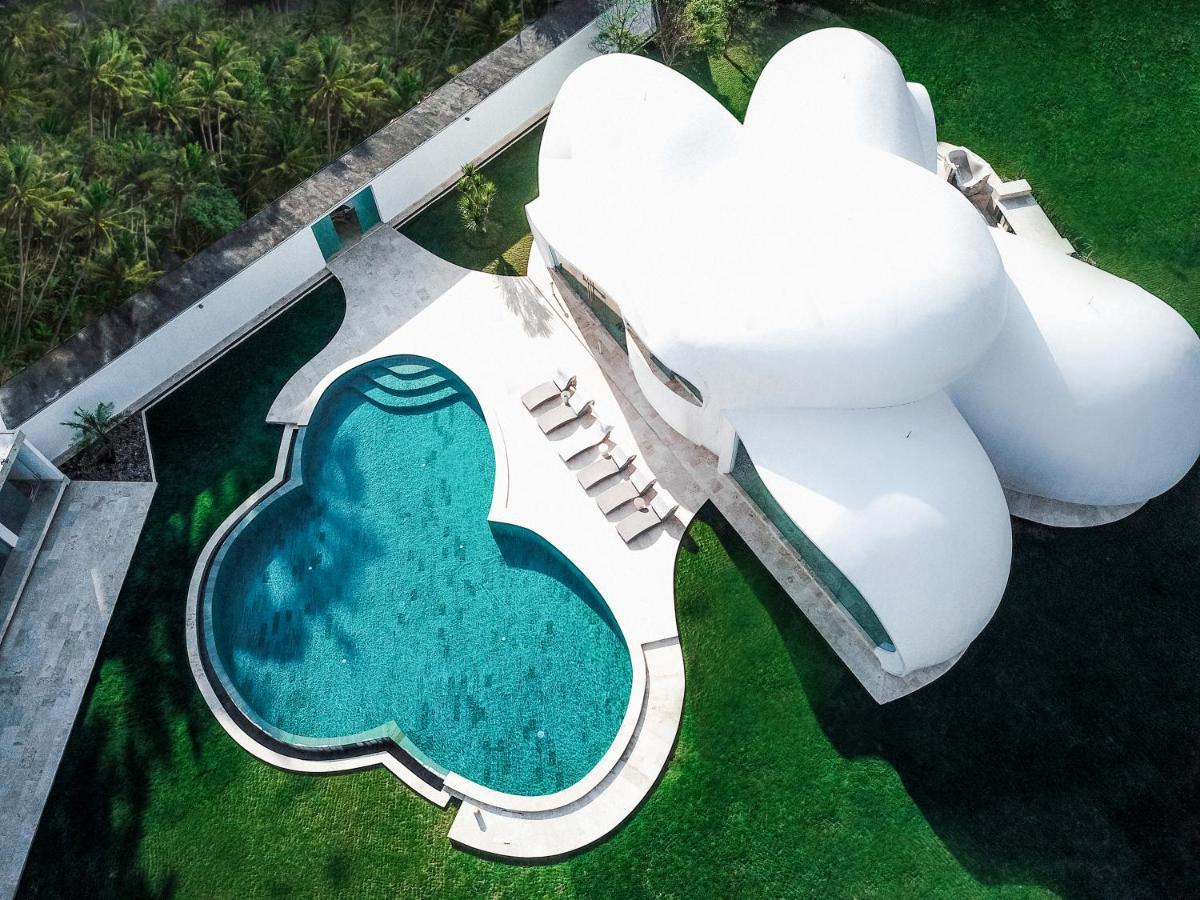 The Cloud Beachfront Villa Tabanan Exterior photo