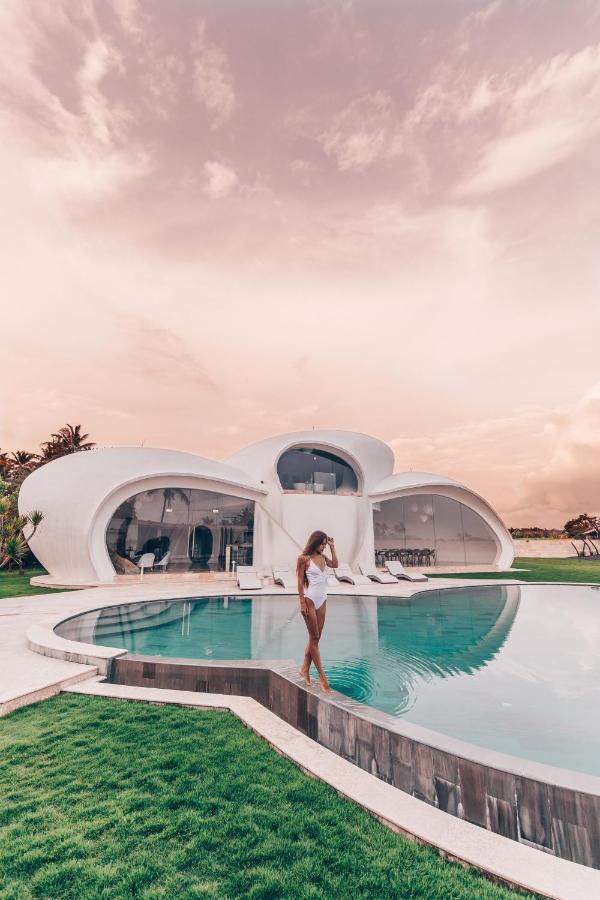 The Cloud Beachfront Villa Tabanan Exterior photo