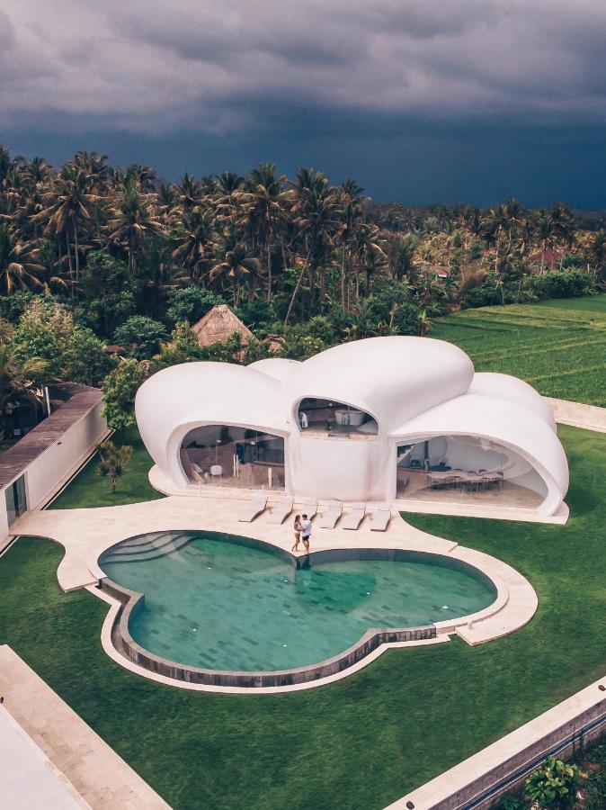 The Cloud Beachfront Villa Tabanan Exterior photo
